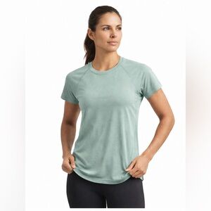 Lululemon Women’s Athletic Workout Top – Size 8 Sage Green